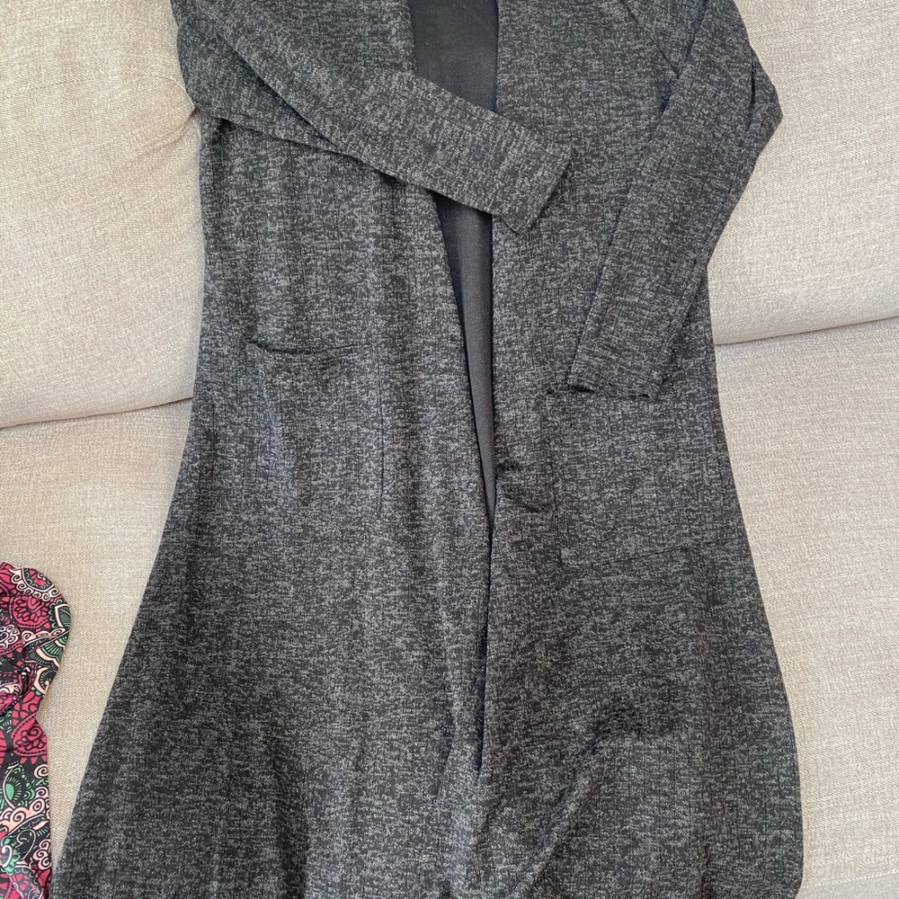 Lula Roe Sarah - Picture 2 of 4